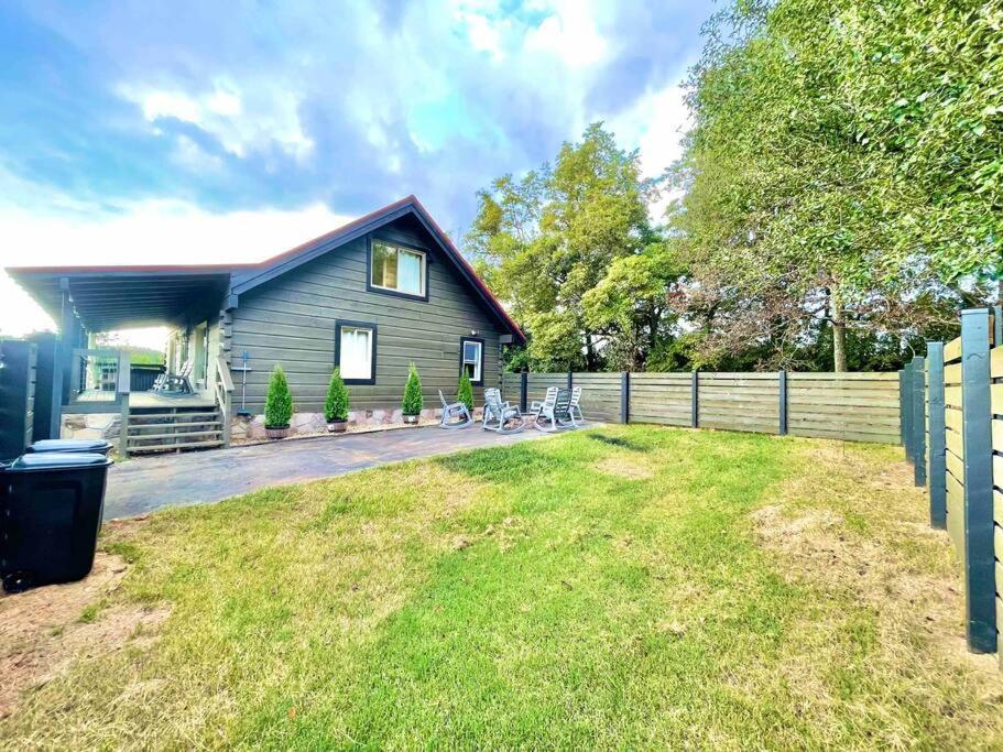 Hébergement de vacances Modern Side Nest• Hotub Fenced Yard King Beds Sevierville